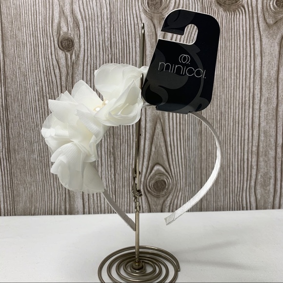 Adorable Floral & Faux Pearl Headband in White - Picture 1 of 5